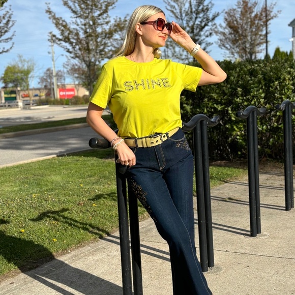 New Yellow T-shirt with rhinestones NWT - Picture 5 of 5